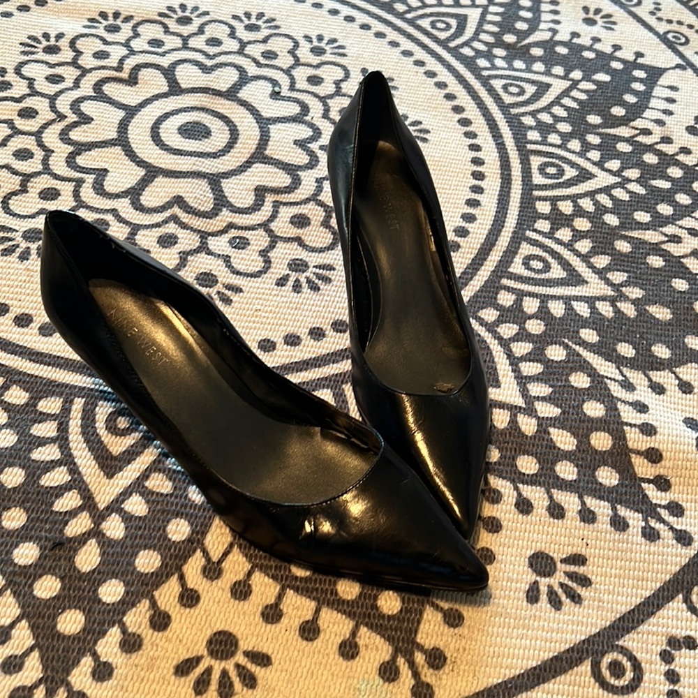 Black Nine West pumps